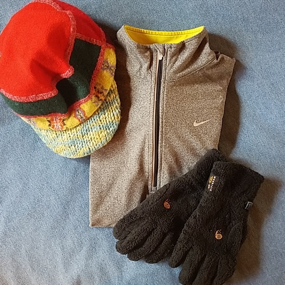 NWOT Nike Dri-FIT top with reflective strips - Picture 3 of 8